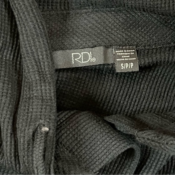 RDI Women’s Small Black Long Sleeve Hooded Waffle Knit Pullover NWOT - Picture 6 of 7
